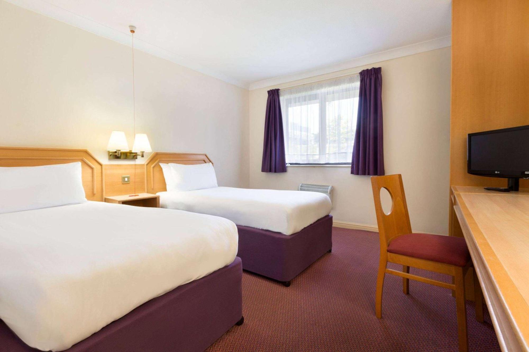 Days Inn Southampton Rownhams Chilworth  Bagian luar foto