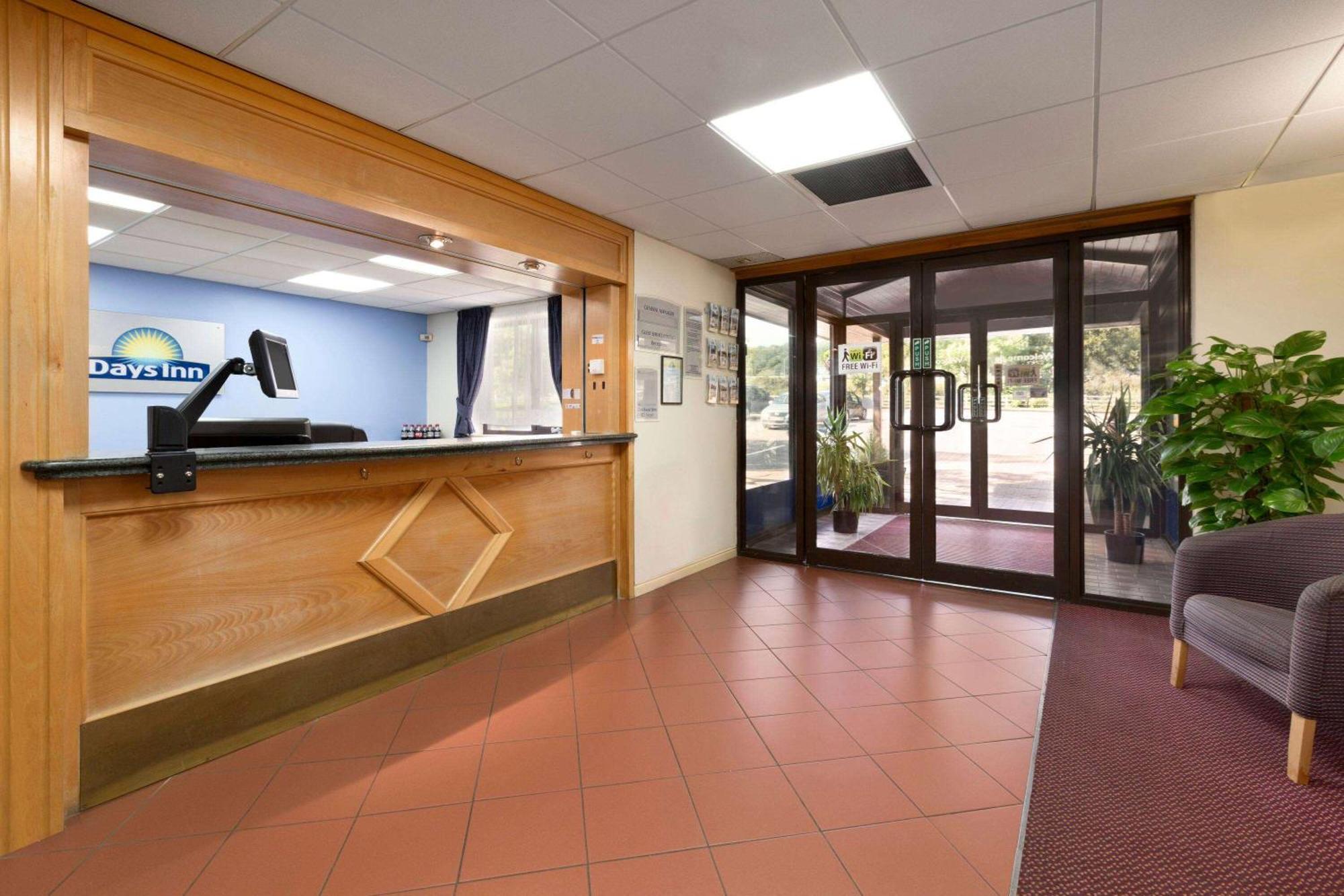 Days Inn Southampton Rownhams Chilworth  Bagian luar foto