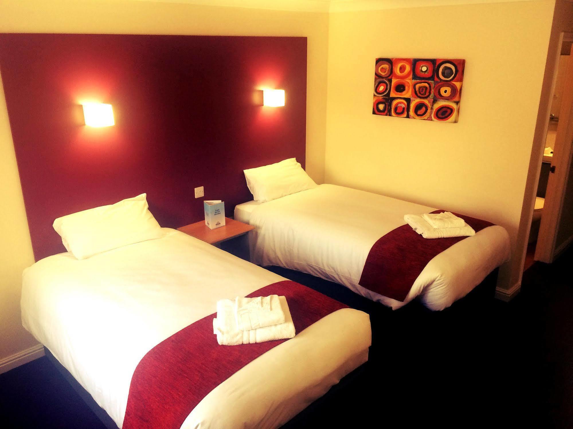 Days Inn Southampton Rownhams Chilworth  Bagian luar foto