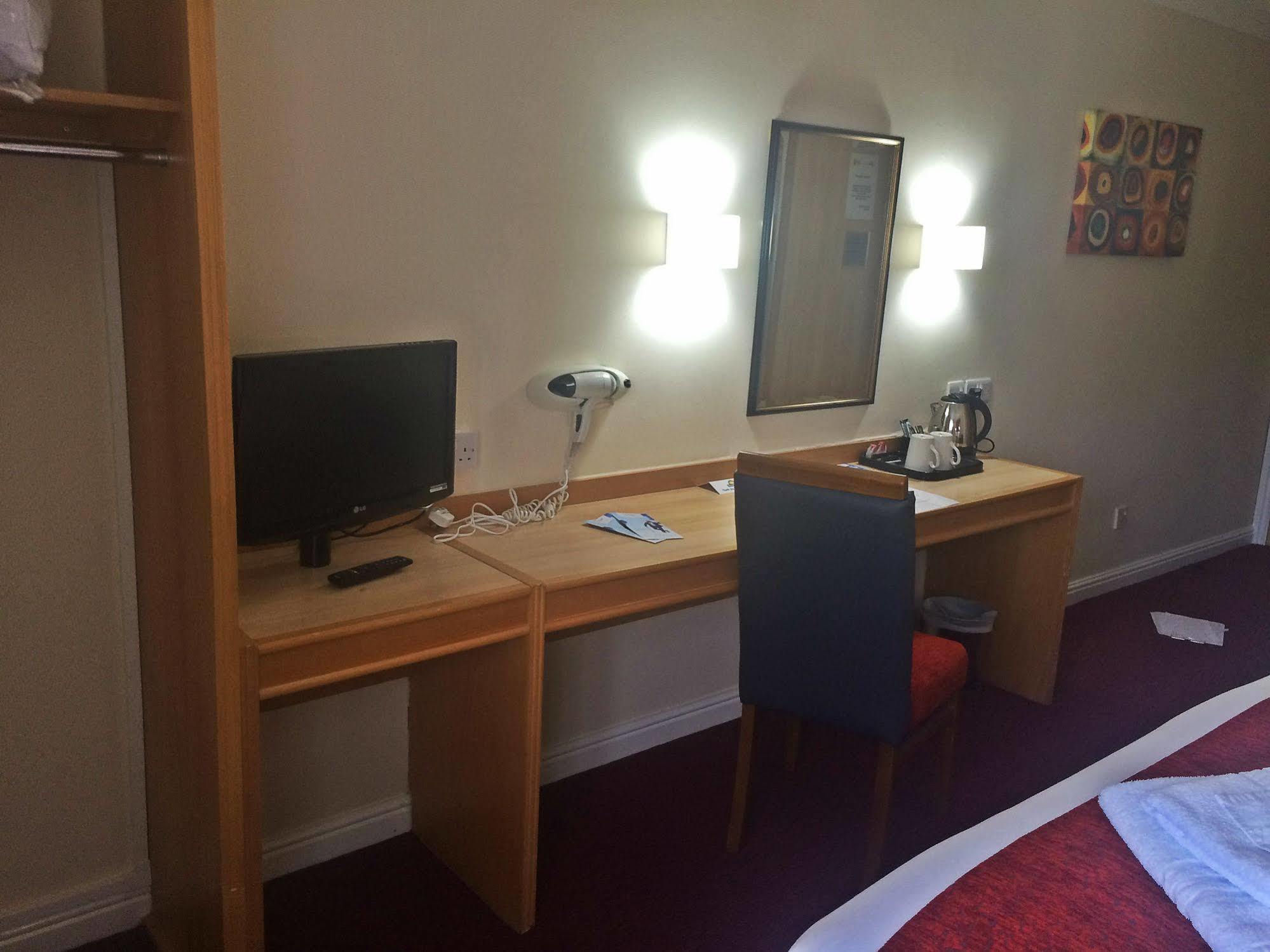 Days Inn Southampton Rownhams Chilworth  Bagian luar foto