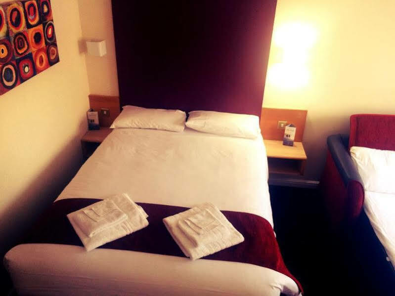 Days Inn Southampton Rownhams Chilworth  Bagian luar foto